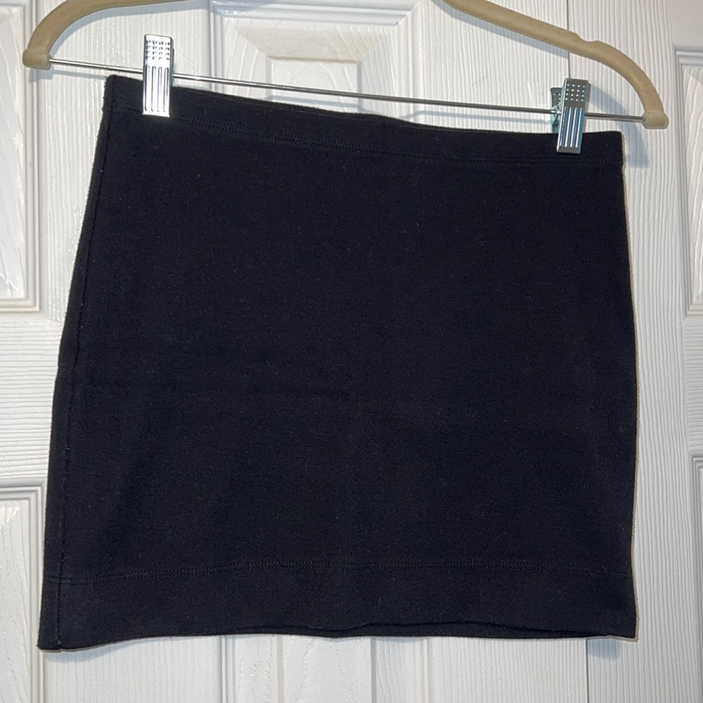 Forever 21 simple black mini skirt, size S